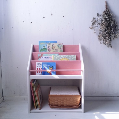 ピンクの4段本棚 星形取っ手付き 子ども用ピンク本棚 4段 星型取っ手