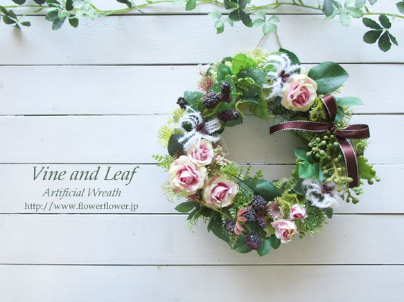 バラと木いちごのリース〜長く飾れるアーティフィシャルリース[F211003] 1枚目の画像