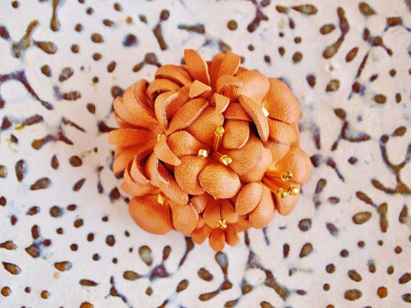 植物花胸針由ume皮革製成自然色小 第1張的照片