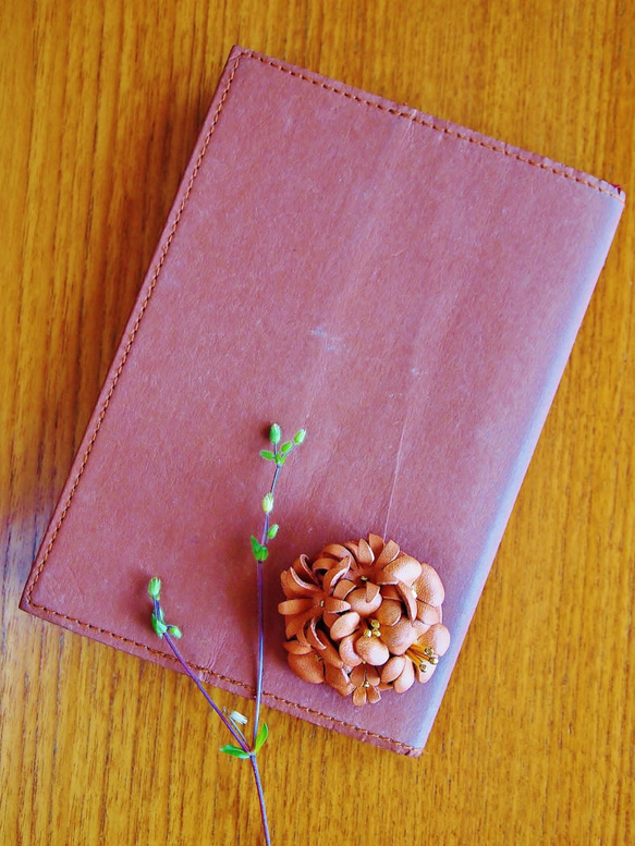 植物花胸針由ume皮革製成自然色小 第5張的照片