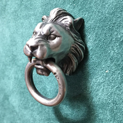 蓮の花の純銀櫛 - 贅沢な手触りと繊細なデザインが特徴K104 蓮の花の