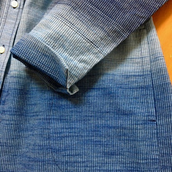 【遠州織物】藍染めグラデーションスラブ生地使用　ロングシャツ 5枚目の画像
