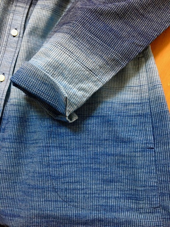 【遠州織物】藍染めグラデーションスラブ生地使用　ロングシャツ 5枚目の画像