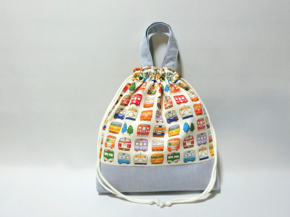 電車いっぱい《オフホワイト》　体操服入れ　お着替え巾着 1枚目の画像