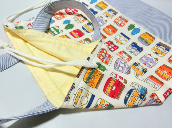 電車いっぱい《オフホワイト》　体操服入れ　お着替え巾着 5枚目の画像