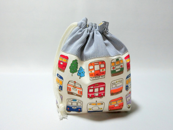 電車いっぱい《オフホワイト》　コップ入れ 2枚目の画像