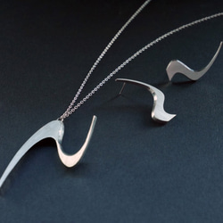 streamline necklace 2枚目の画像