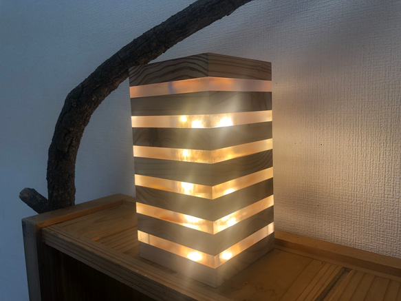阿蘇　小国杉LEDライト　電球色　調光リモコン付き 1枚目の画像