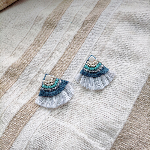 1135 カジュアルデニム*アシメニコちゃんピアス・イヤリング デニムピアスorイヤリング｜Yahoo!フリマ（旧PayPayフリマ）