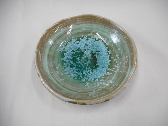 小さい結晶の鉢 1枚目の画像