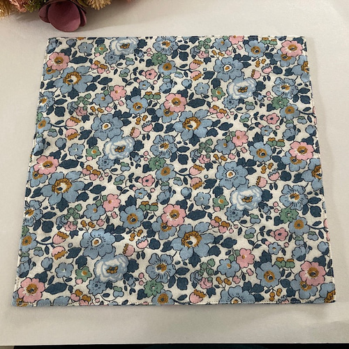 数量限定 海外限定 23×23cm✴︎リバティガーゼハンカチ ベッツィ  