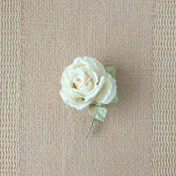 静かなオフホワイトの薔薇 S * シルク絖製 * コサージュ 2枚目の画像