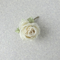 静かなオフホワイトの薔薇 S * シルク絖製 * コサージュ 4枚目の画像