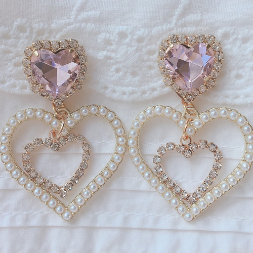 ピアス　アシンメトリー　ピンク　チャーム　長め　大ぶり　ハート　ビジュー ピアスアシンメトリーピンクチャーム長め大ぶりハートビジュー