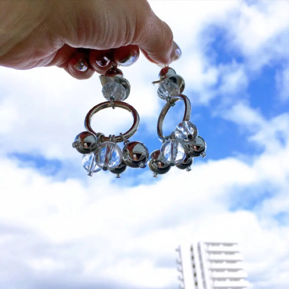 S89    シルバー　メタル　クリア　ボール　サークル　じゃらじゃら　ピアス　イヤリング　 1枚目の画像