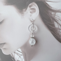 S147    再販♡    クリア　クラック　シルバー　メタル　サークル　ボール　個性派　ピアス　イヤリング 5枚目の画像