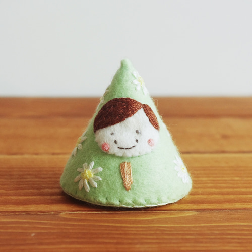 雑誌掲載】フェルト刺繍のおひなさま【デイジー】 ひな人形・雛飾り