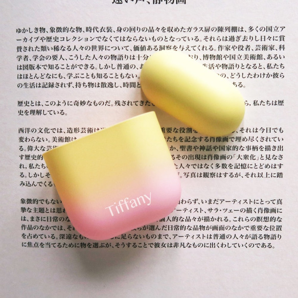 AirPodsケースエアポッヅ第 1 & 2 世代 黄色とピンクのグラデーション ワイヤレスイヤホンケース印刷可能な名前 3枚目の画像