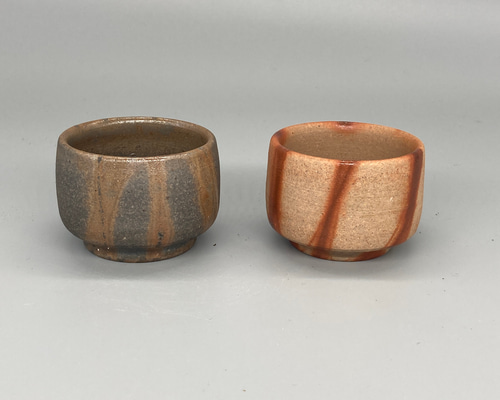 備前焼 ぐい呑2個組 青備前、緋襷 木箱入り おちょこ・ぐい呑み・徳利