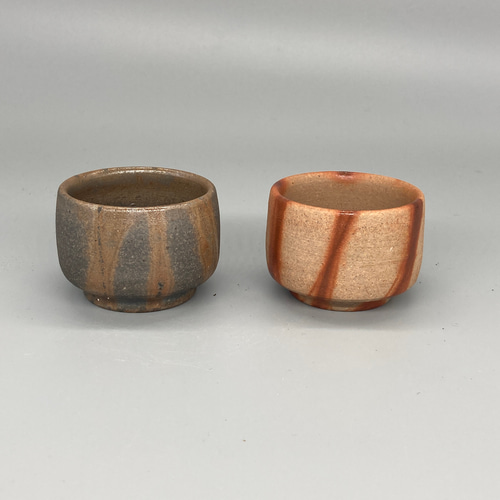 備前焼 ぐい呑2個組 青備前、緋襷 木箱入り おちょこ・ぐい呑み・徳利