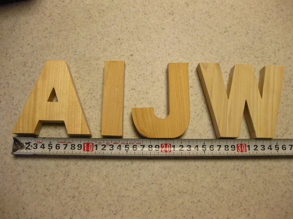 木製アルファベット切り文字A~Z、＆　無塗装 5枚目の画像