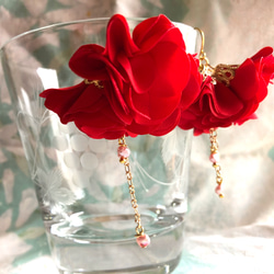赤い花の可愛いハート 2枚目の画像