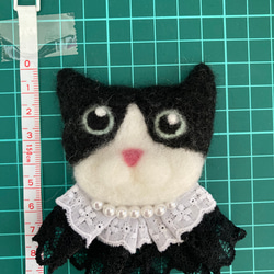 羊毛フェルト☆ハチワレ猫ブローチ 5枚目の画像