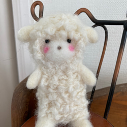 おすわり白のひつじとウサギさん(羊毛フェルト) 2枚目の画像