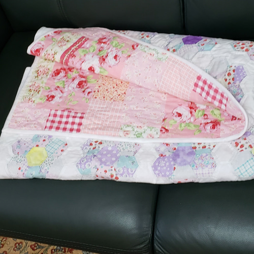 新品 未使用】ハンドメイド パッチワーク ベッドカバー とち
