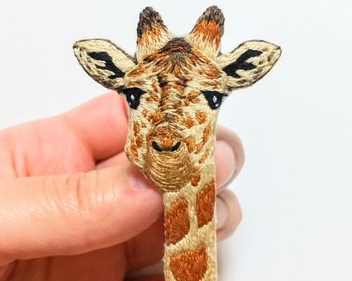 925シルバー キリンデザイン ブローチ キリンブローチ