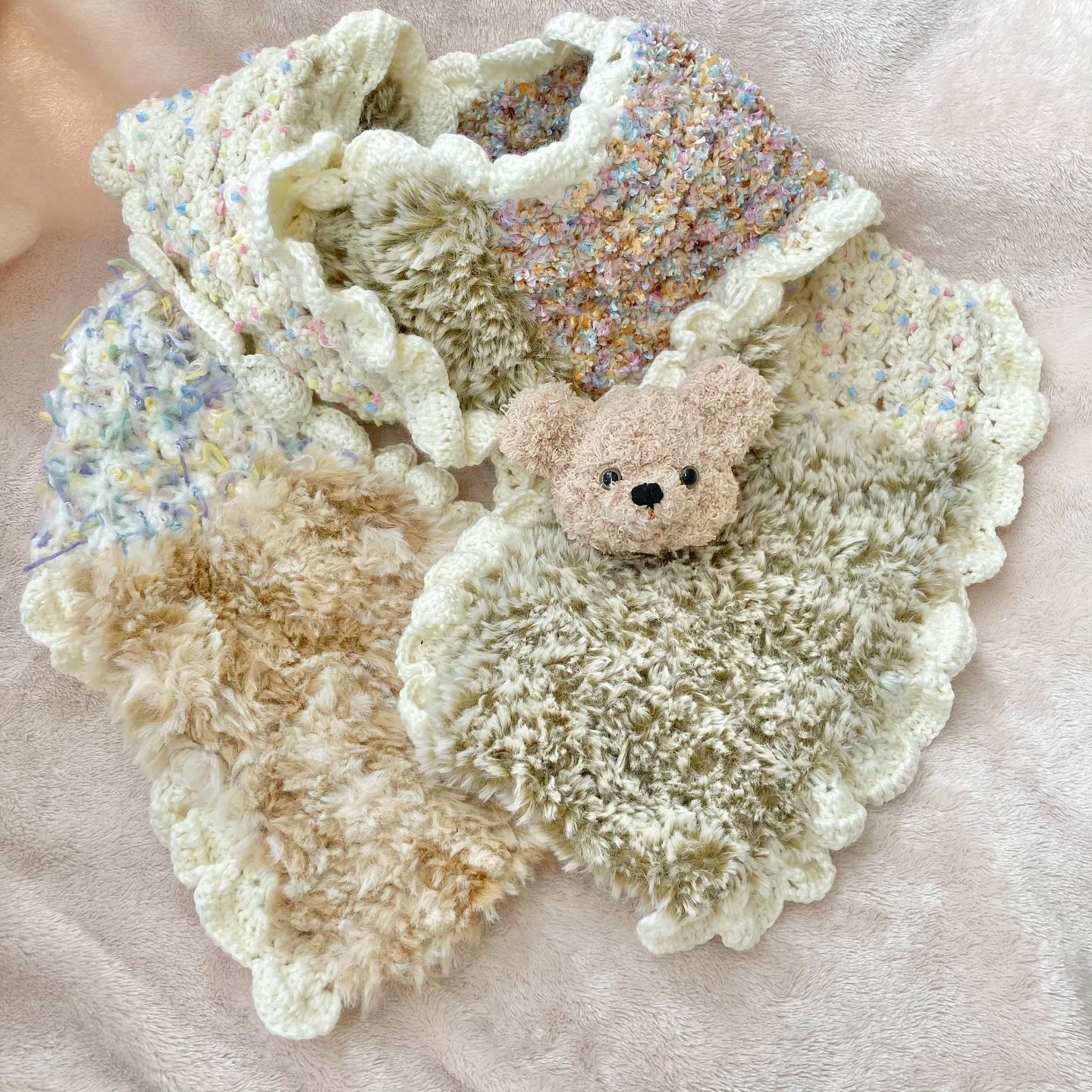 くまさんブローチ付きロングマフラー