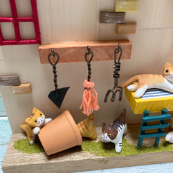 猫　子猫　ミニチュアガーデン　ミニチュアハウス　木工　インテリア雑貨 3枚目の画像