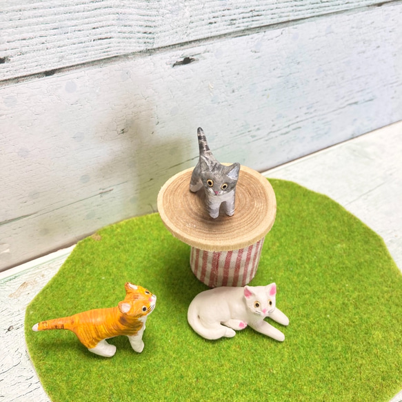 猫　ネコ　茶トラ　サバトラ　子猫　白猫　オブジェ　置物　粘土 8枚目の画像