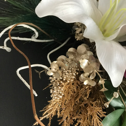 カサブランカと胡蝶蘭のお正月スワッグ 3枚目の画像