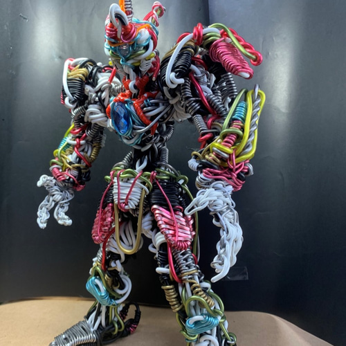 【精密】ワイヤーアート ロボット 2体セット 針金細工 フィギュア プレデター風 工芸用ワイヤー製 アクションフィギュア 立体・オブジェ Verg 通販