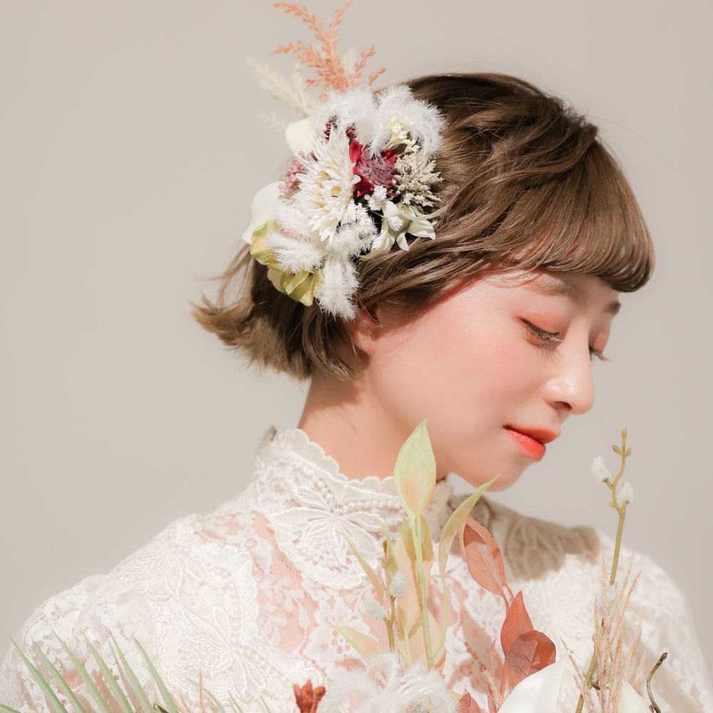 【ショートボブやボブの花嫁様に】パンパスグラスのボンネ風ヘッドドレスN　ドライフラワー風ウェディングヘッドパーツ・髪飾り