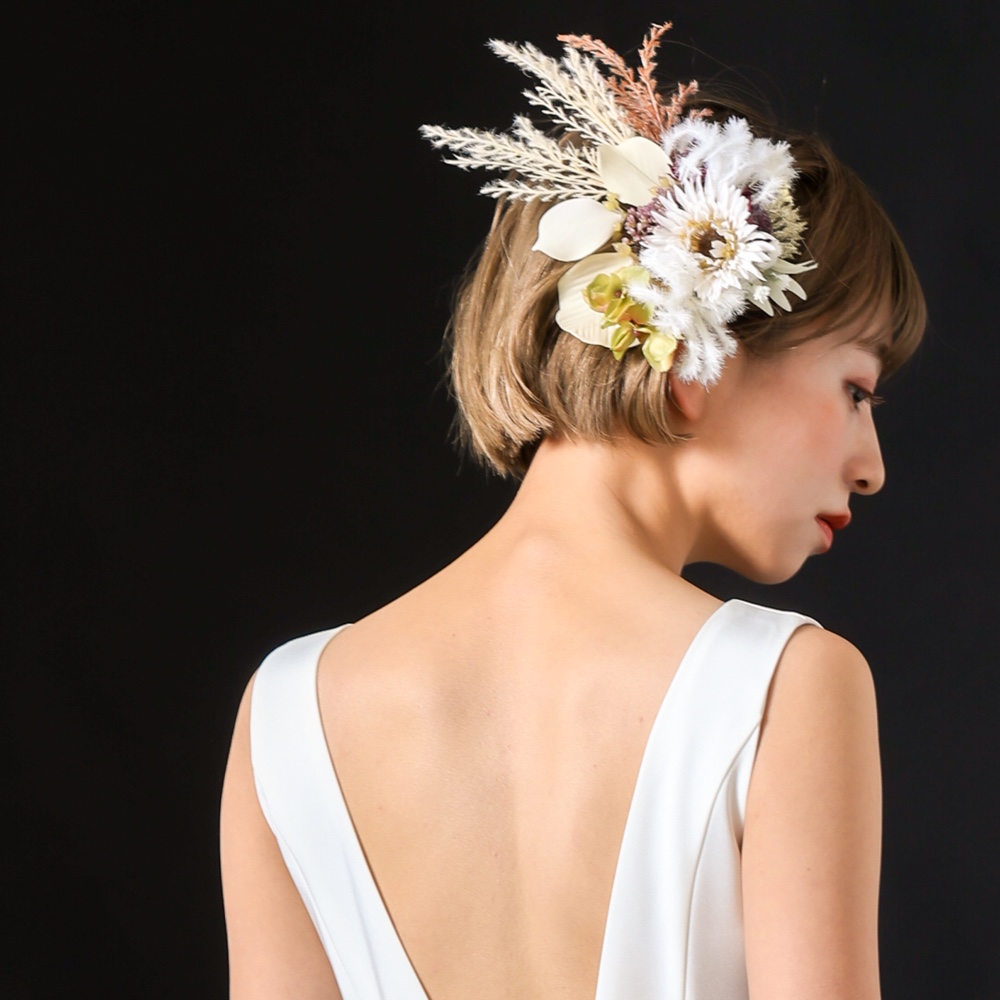 【ショートボブやボブの花嫁様に】パンパスグラスのボンネ風ヘッドドレスN　ドライフラワー風ウェディングヘッドパーツ・髪飾り