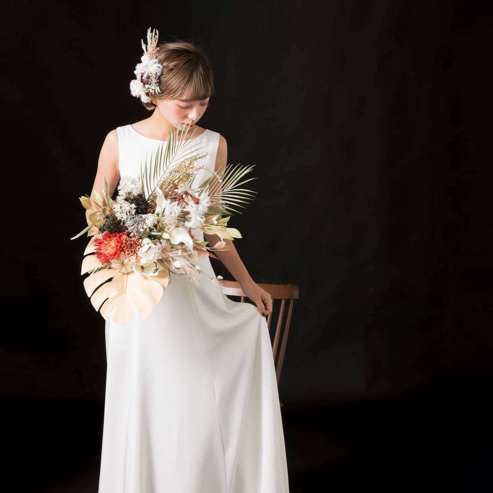 【ショートボブやボブの花嫁様に】パンパスグラスのボンネ風ヘッドドレスN　ドライフラワー風ウェディングヘッドパーツ・髪飾り