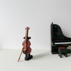 マホガニー調の弦楽器　 3枚目の画像