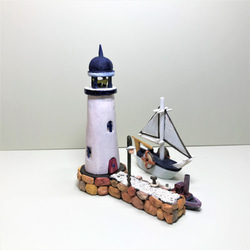 青い灯台と白い船　 4枚目の画像