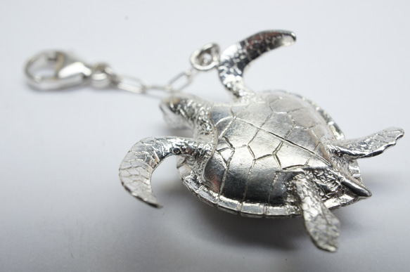 sea turtle pendant 3枚目の画像