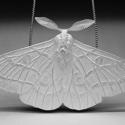 moth pendant 5枚目の画像