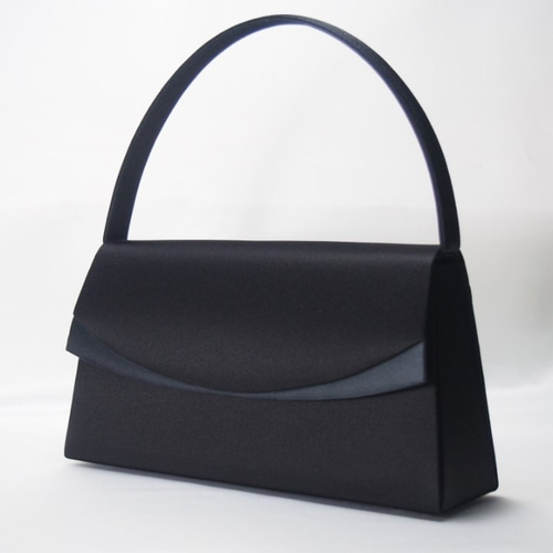 映画「海街diay」での綾瀬はるかさんのブラックフォーマルバッグ＋  