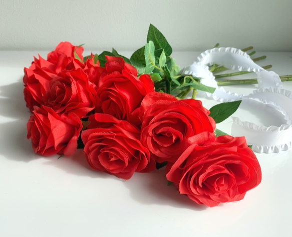 no24，3 朵紅玫瑰，紅色，豪華，婚禮，人造花，新娘配件，用於安排 第3張的照片