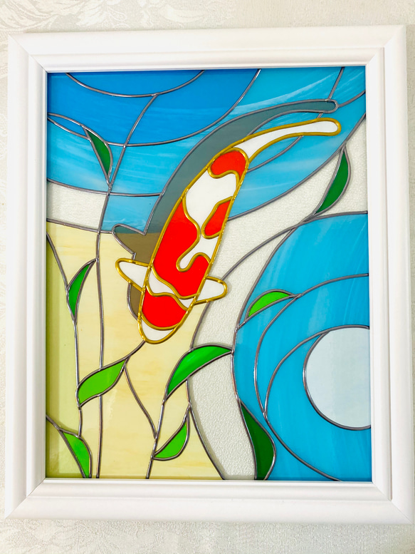 グラスアート,横２４㎝ガラスの縁起のいい鯉のデザイン,ステンドグラスのような和風インテリアフレーム,ga007 1枚目の画像