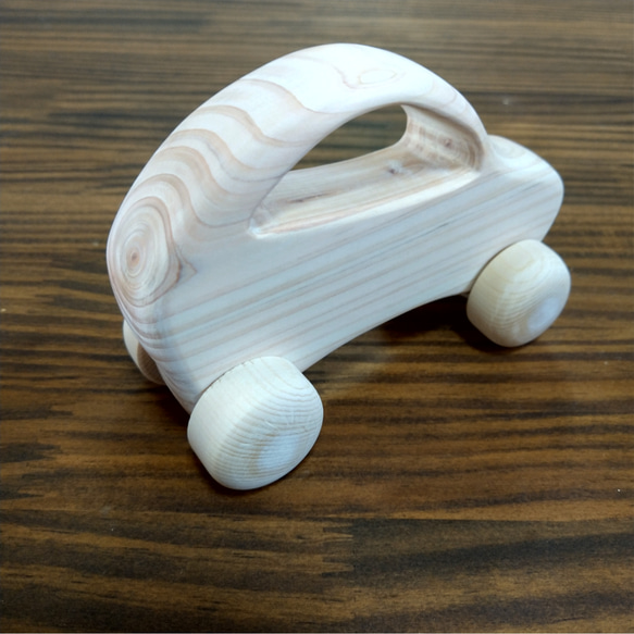 001　ひのきの木の車　日本製 　ヒノキ　Wooden car　toy car　木製玩具　 2枚目の画像