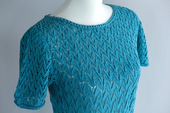 【夏におすすめ】手編み半袖ニットセーター　ブルー 1枚目の画像