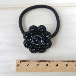 ビーズ刺繍◆花のヘアゴム ブラック 5枚目の画像