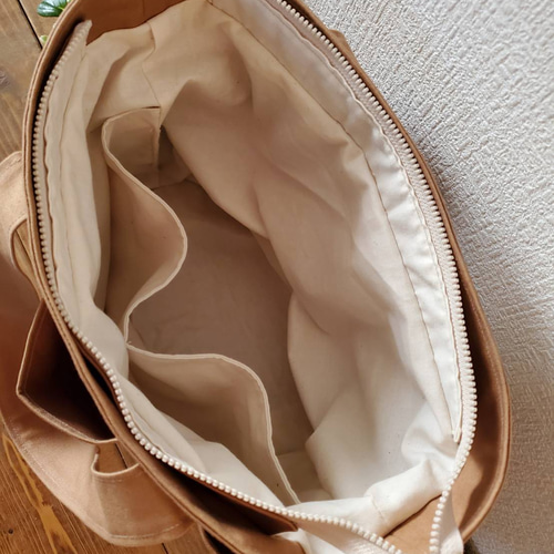 裏地までかわいく！ポケットいっぱい帆布のトートバッグ 裏地までかわいく！ポケットいっぱい帆布のトートバッグ