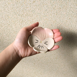 陶器の花豆皿【ピンクパンジー】再販 4枚目の画像